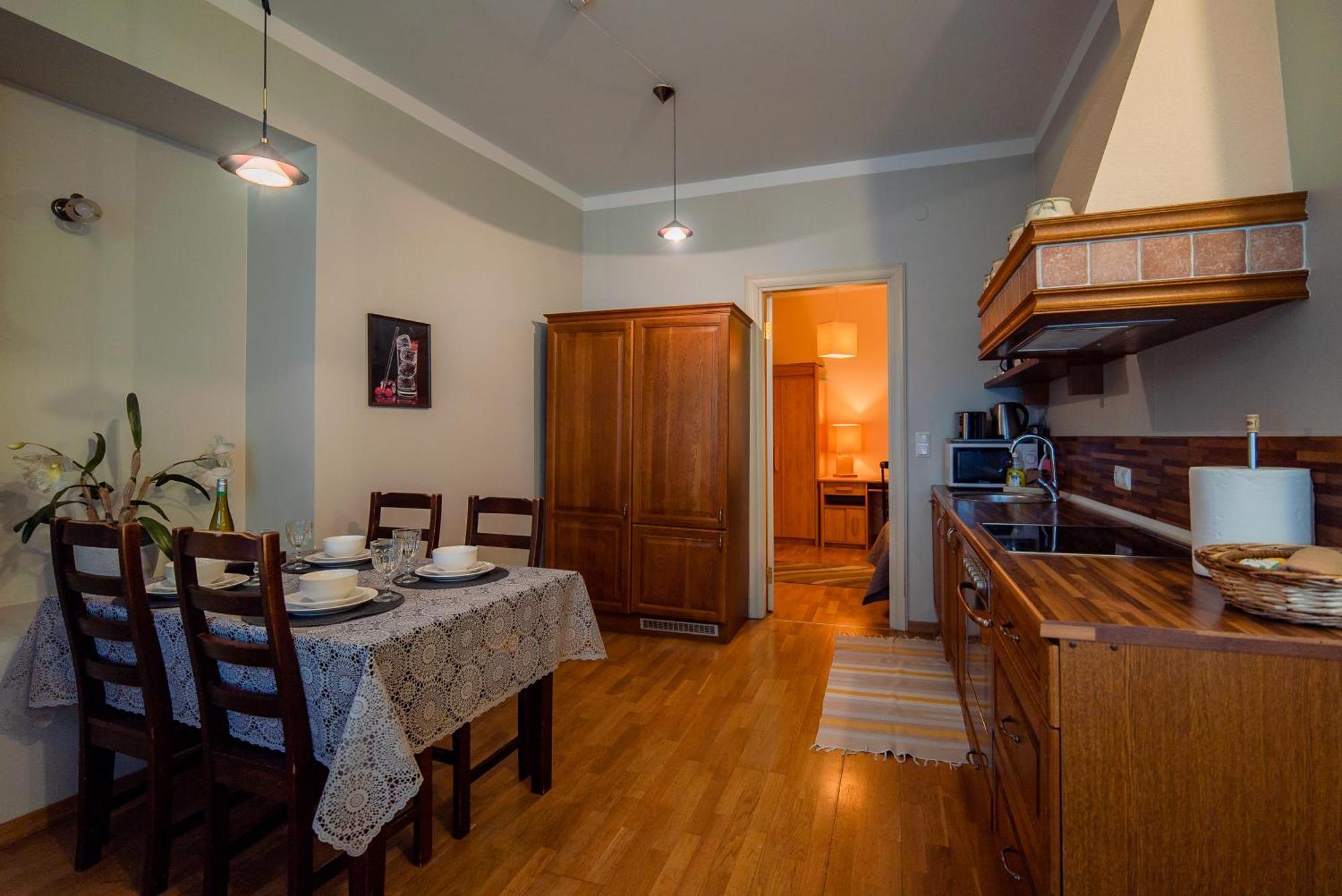 Romeo Family Apartments Талин Екстериор снимка